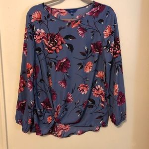 Floral blouse with twist bottom